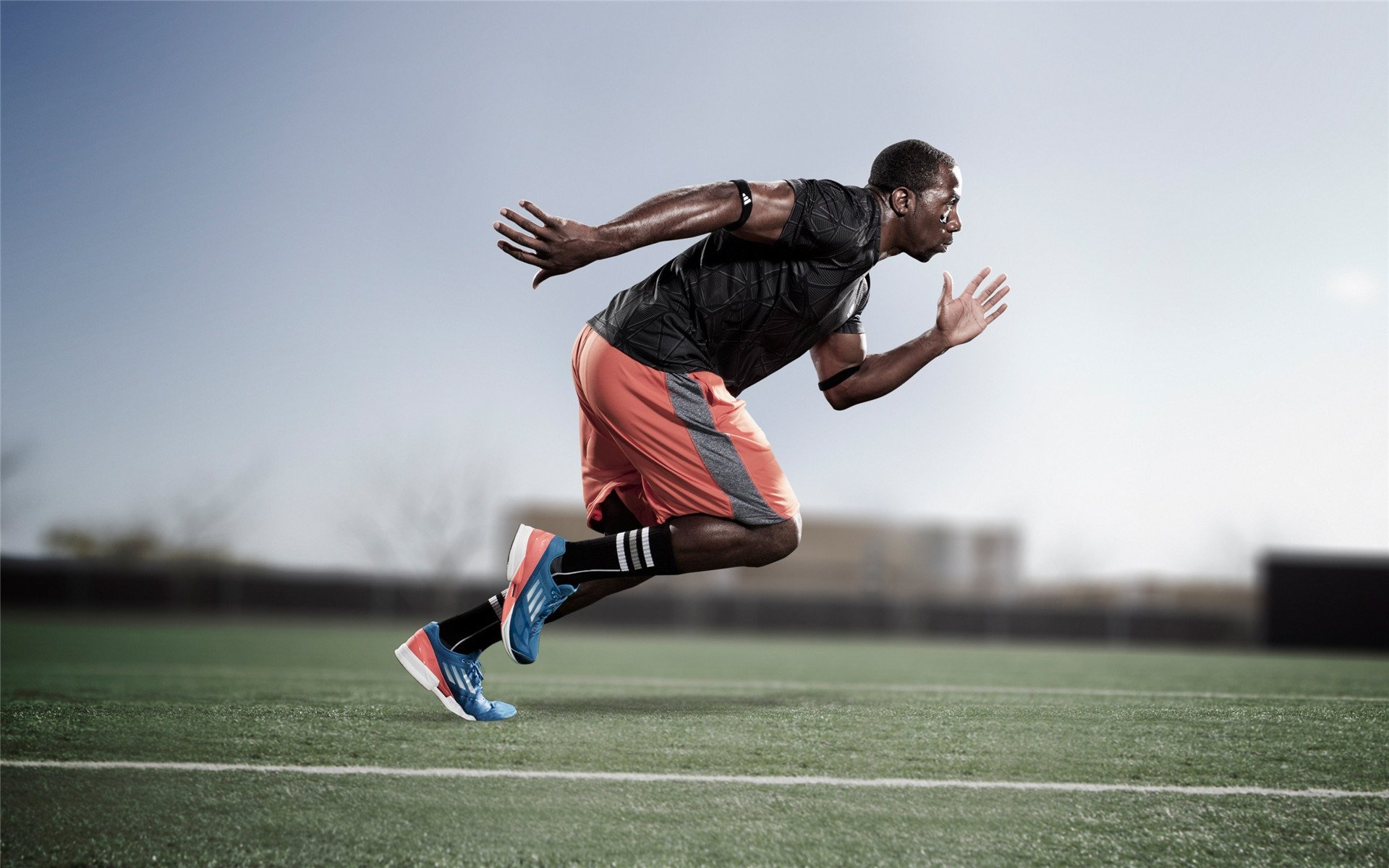 _未来运动鞋：智能科技引领潮流_，未来鞋子